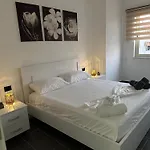 Apartment Coastal Charm Durrës